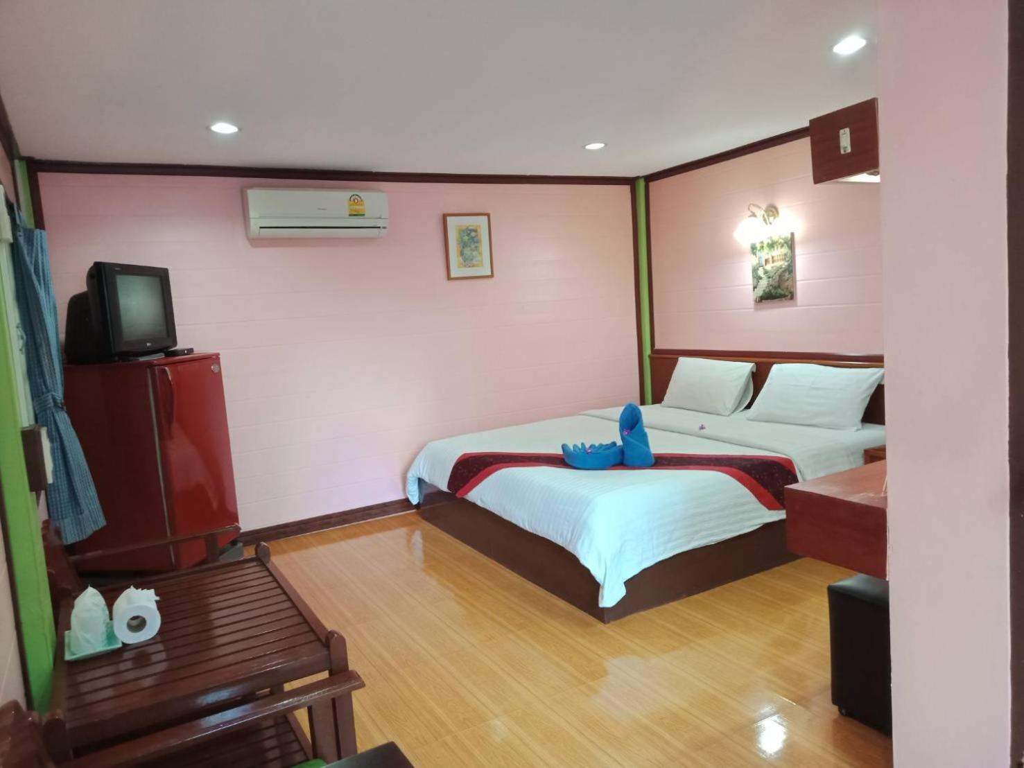 Hotel Haad Somboon House Bang Saphan Exterior foto