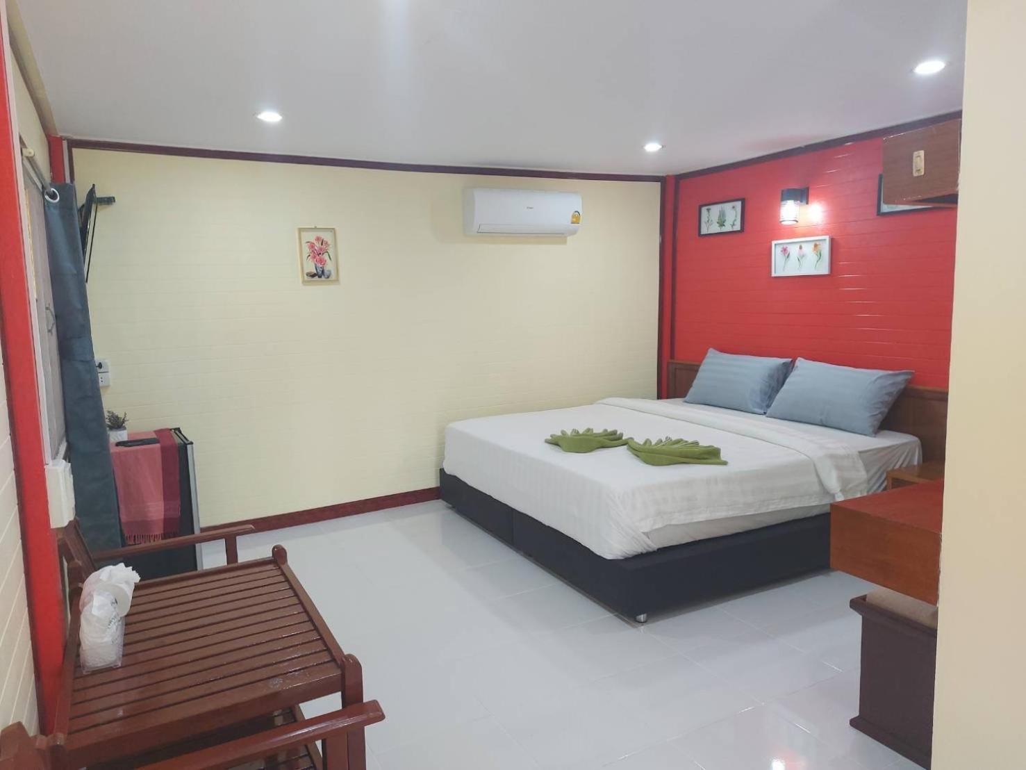 Hotel Haad Somboon House Bang Saphan Exterior foto