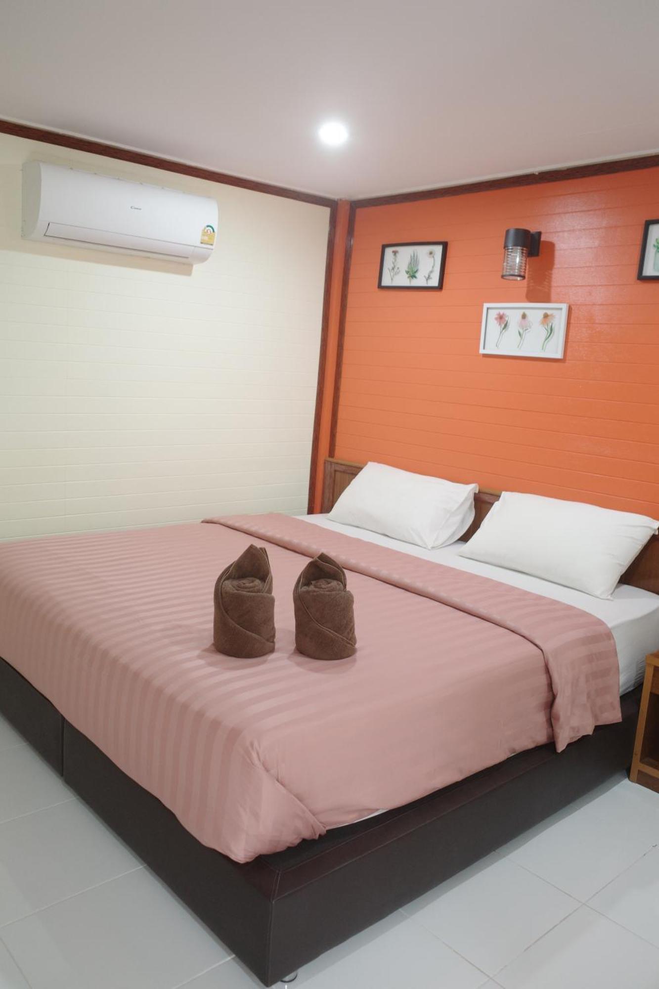 Hotel Haad Somboon House Bang Saphan Exterior foto